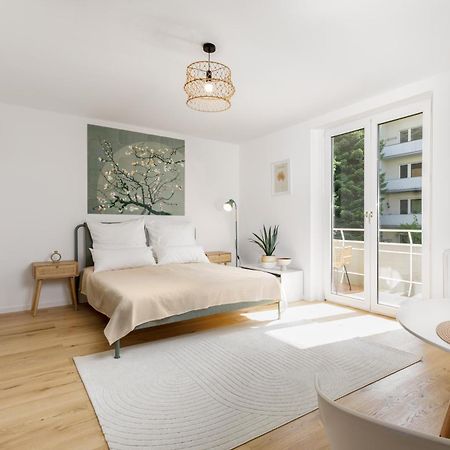 Design-Apartment In Linz Mit Netflix & Balkon エクステリア 写真