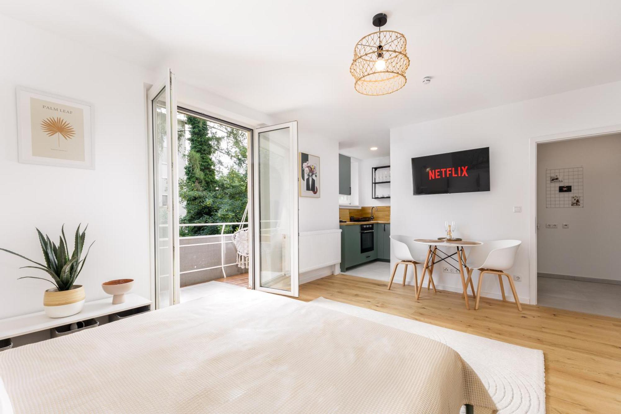 Design-Apartment In Linz Mit Netflix & Balkon エクステリア 写真